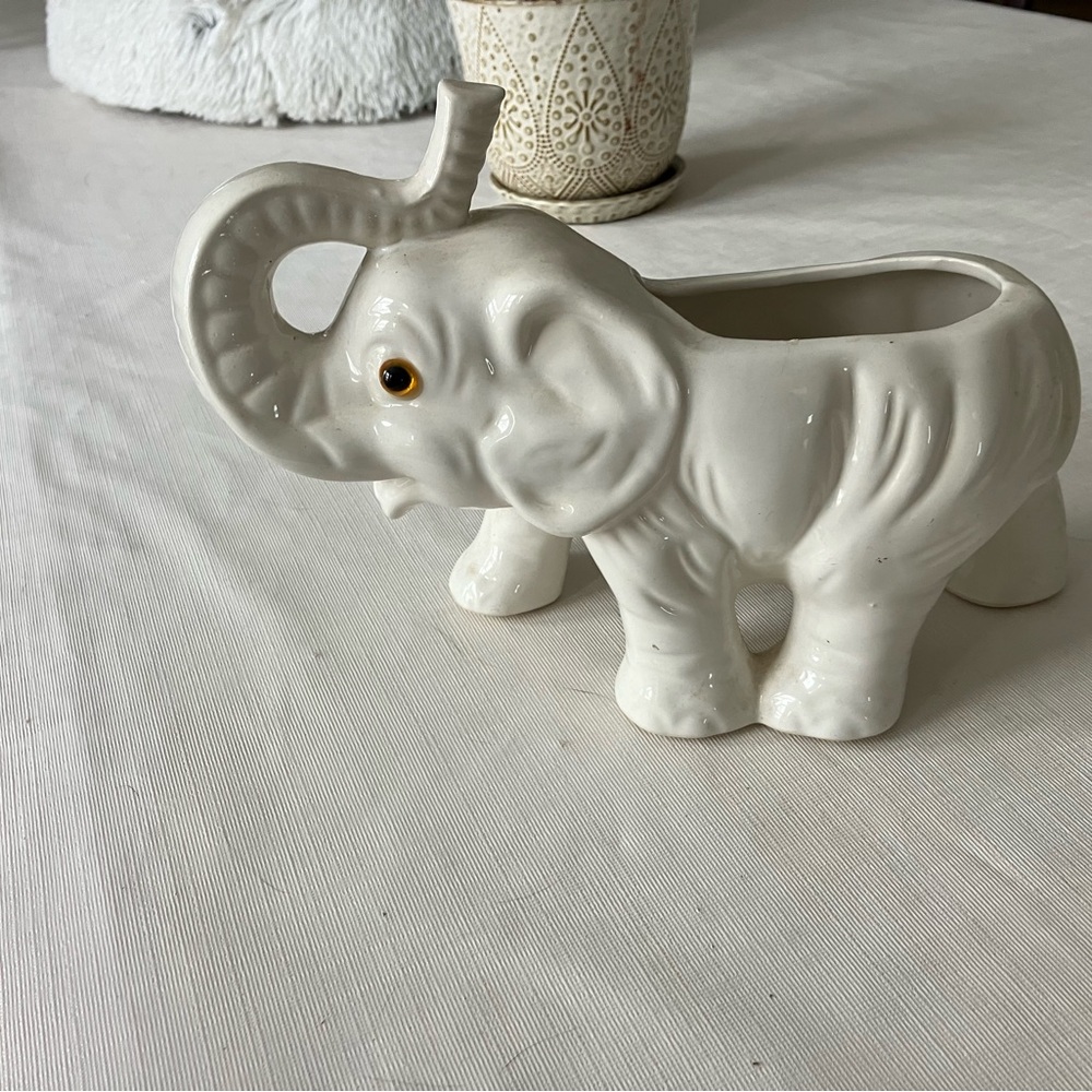 Elephant planter